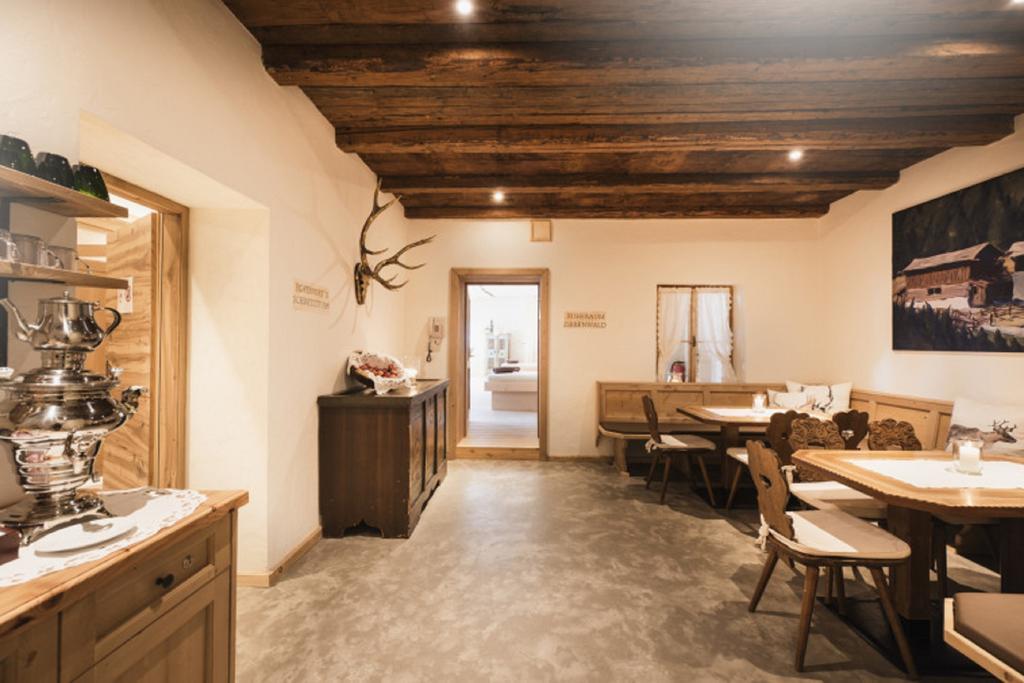 ניוסטיפט אים סטובאיטל Hotel Hoferwirt מראה חיצוני תמונה