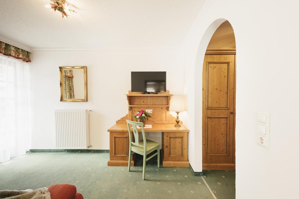 ניוסטיפט אים סטובאיטל Hotel Hoferwirt מראה חיצוני תמונה
