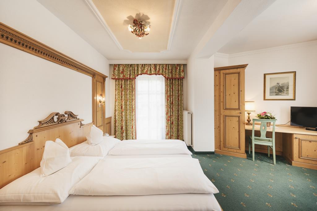 ניוסטיפט אים סטובאיטל Hotel Hoferwirt מראה חיצוני תמונה