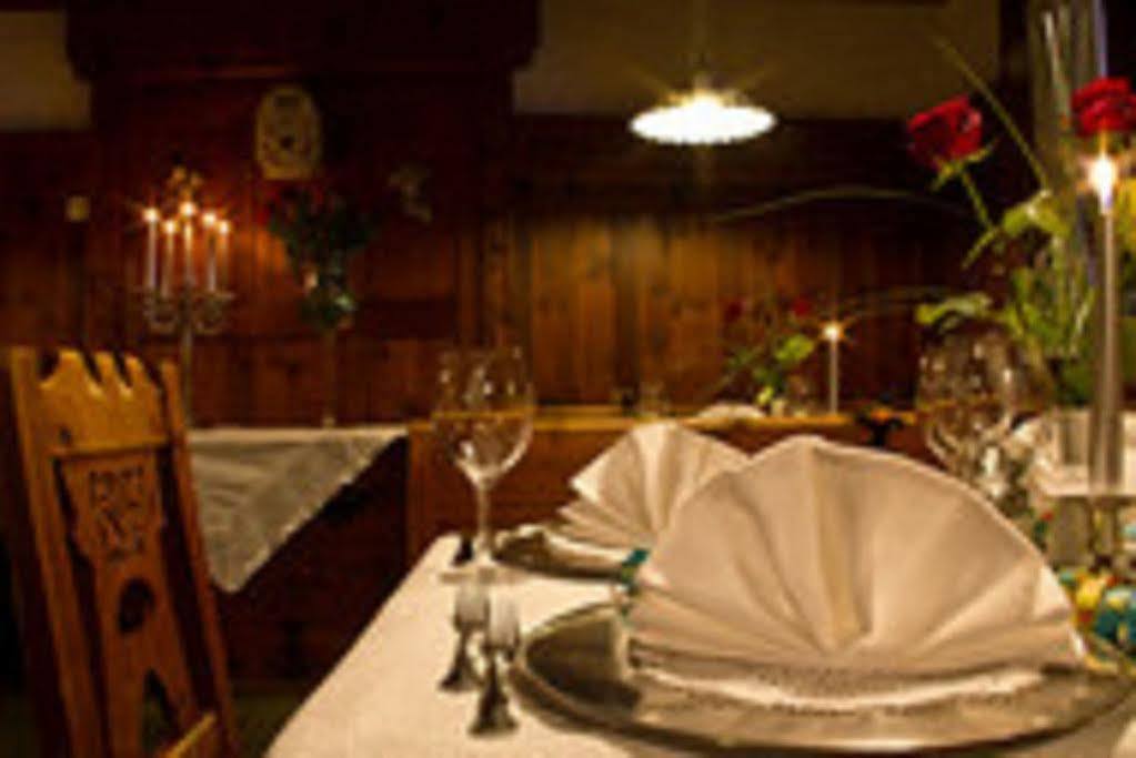ניוסטיפט אים סטובאיטל Hotel Hoferwirt מראה חיצוני תמונה